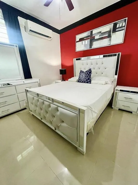Appartamento Luxury 5 Beds Penthouse - Private Jacuzzi & Karaoke Bar Santiago De Los Caballeros